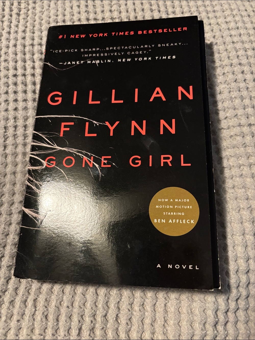 Gillian Flynn Gone Girl - Black and Red Paperback Novel